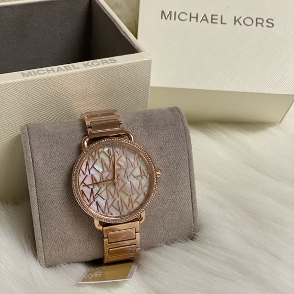 ⛔️SOLD⛔️MK3887 Michael Kors Ladies Portia Watch - Picture 2 of 5